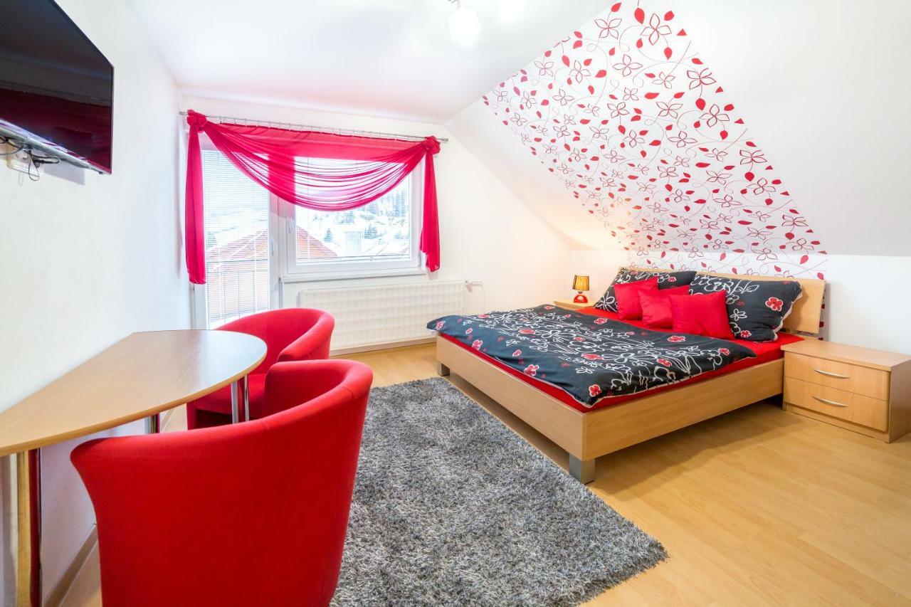 Apartmanovy Dom Adriana 주베레츠 외부 사진